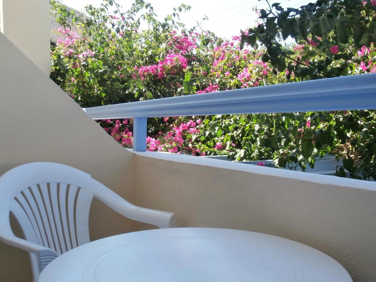 Narkissos Hotel Kamari  Exterior photo